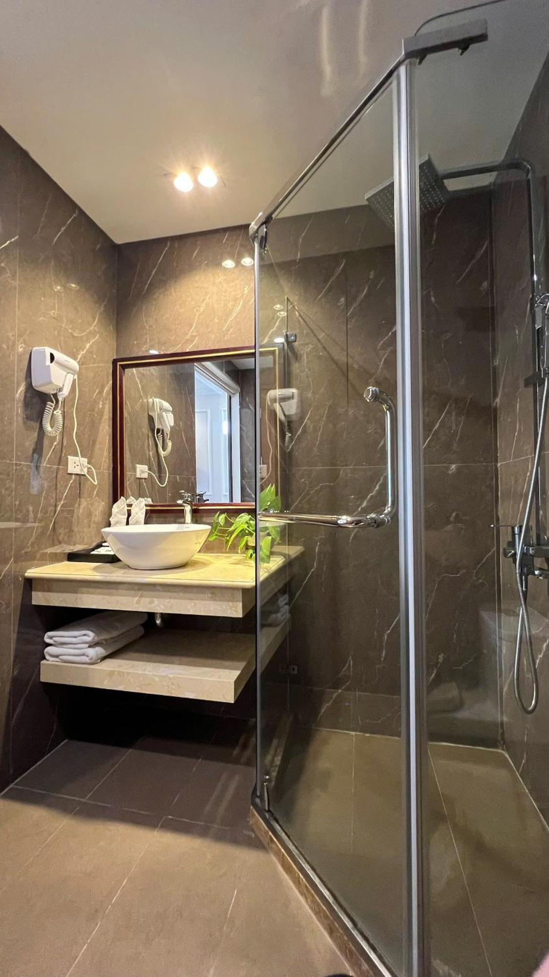 Rubyqueen Halong Hotel ハロン エクステリア 写真